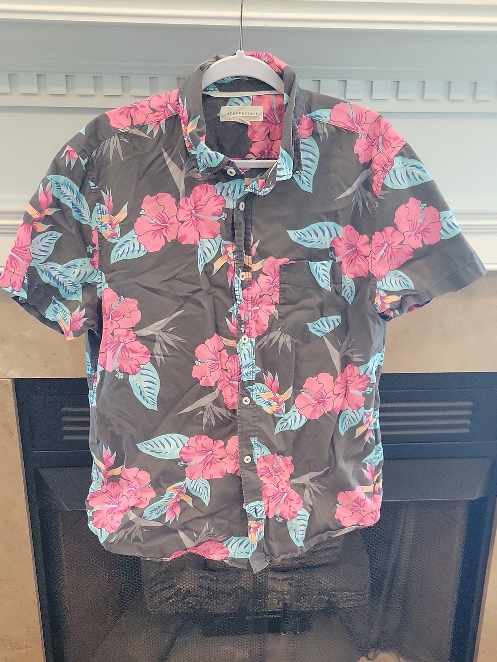 Aeropostale Short-Sleeve Floral Button-Down Shirt - Pink Floral on Charcoal